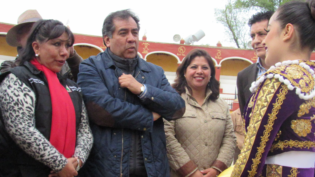 Inaugura municipio de Tlaxcala la primera Expo Artesanal Taurina