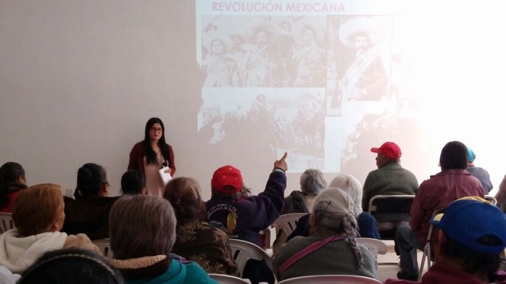 Imparten ejercicios de memoria en la Casa del Abuelo de Zacatelco