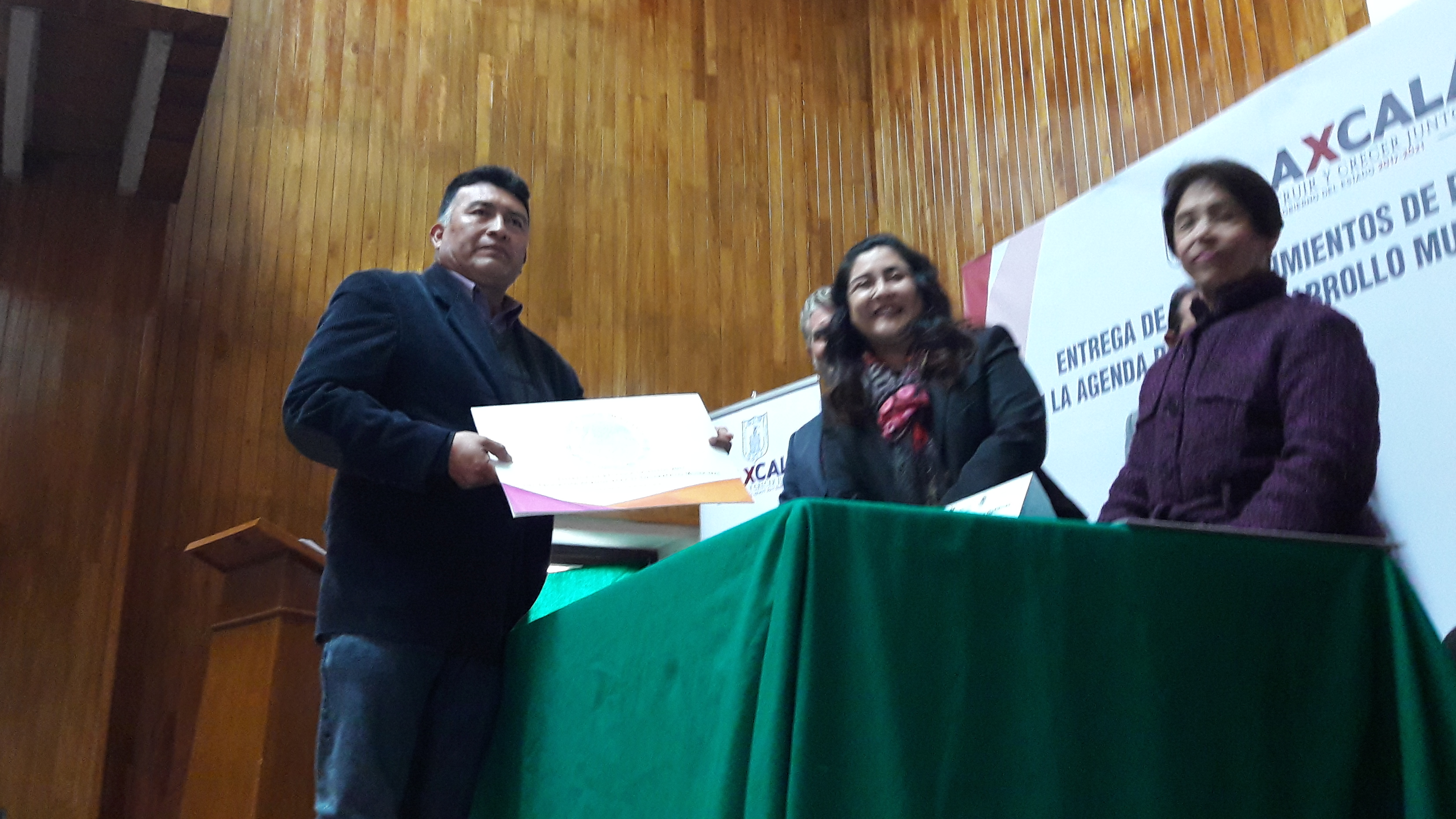 Dan mención honorífica al municipio de Tocatlán