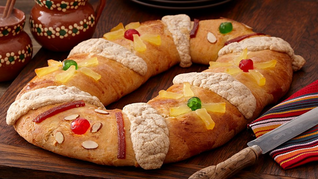 Rosca de Reyes rellena de mermelada de nísperos