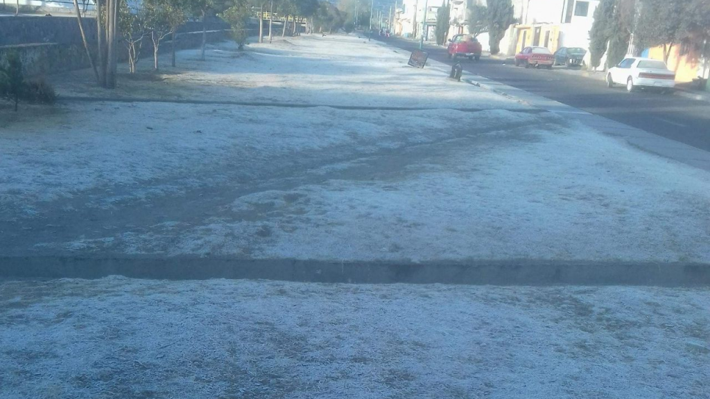 Tapizada de blanco amanece Tlaxcala por helada