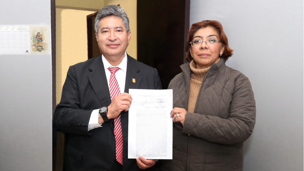 Firman Contrato Colectivo de Trabajo UAT y STEIESET 