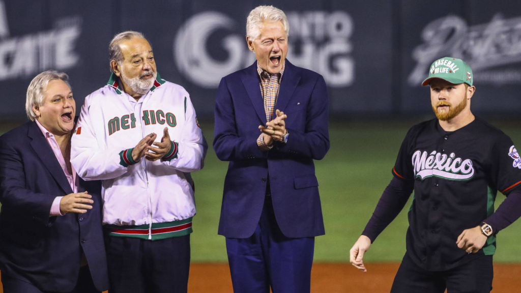 Clinton, una bola de oxígeno para México
