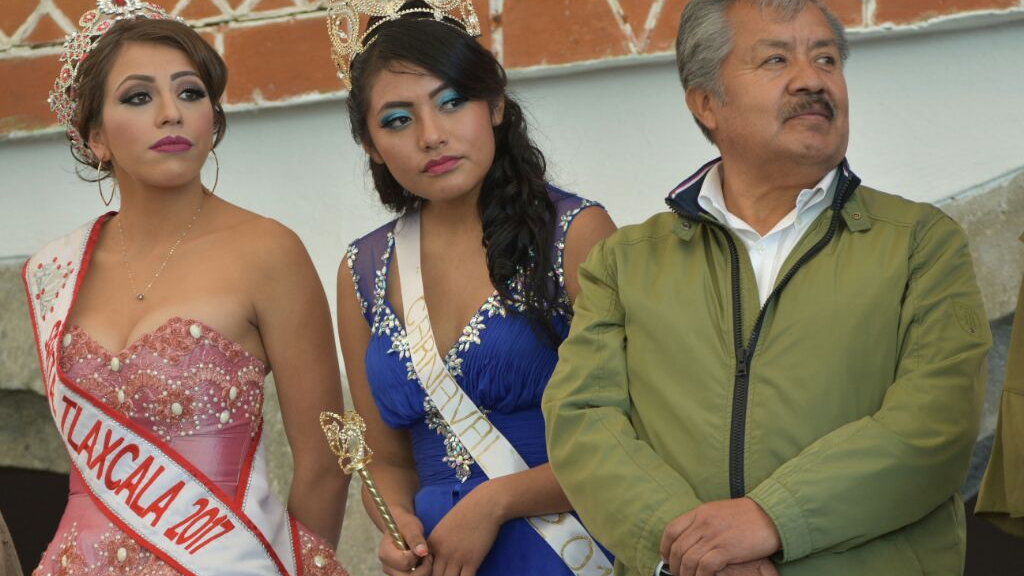 Alegría llena a Ixtacuixtla, arranca carnaval con desfile