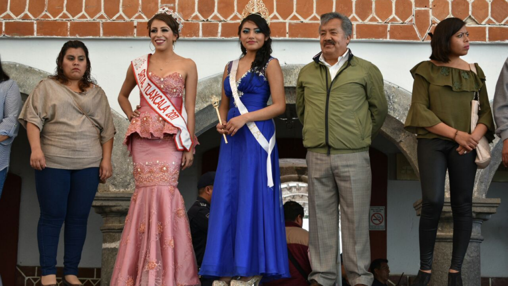 Alegría llena a Ixtacuixtla, arranca carnaval con desfile