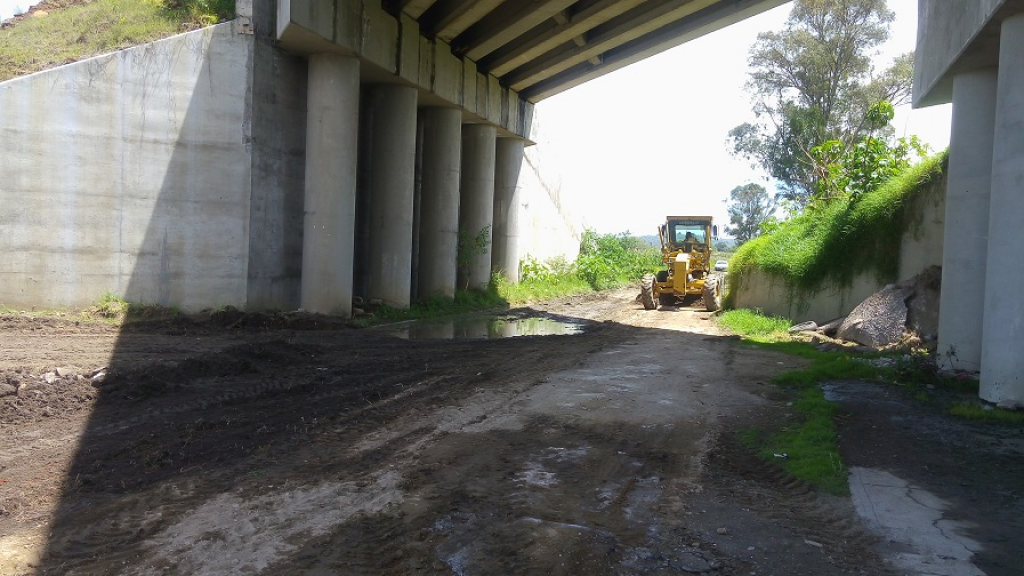 Facilita Secoduvi maquinaria a municipios y ejidos