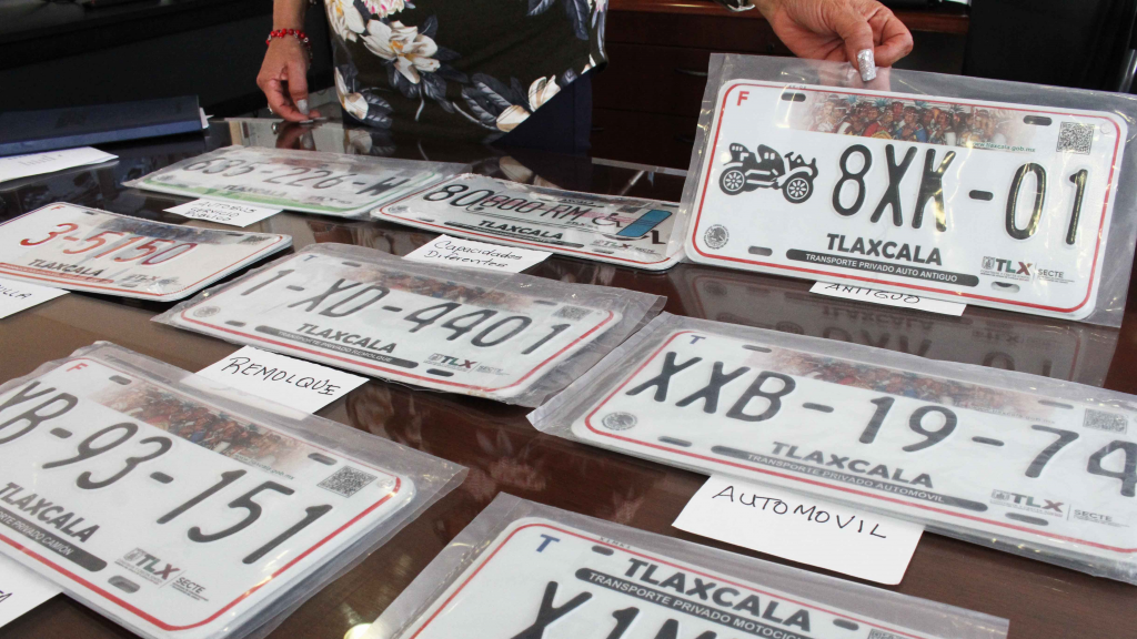 Normaliza Secte expedición de placas vehiculares