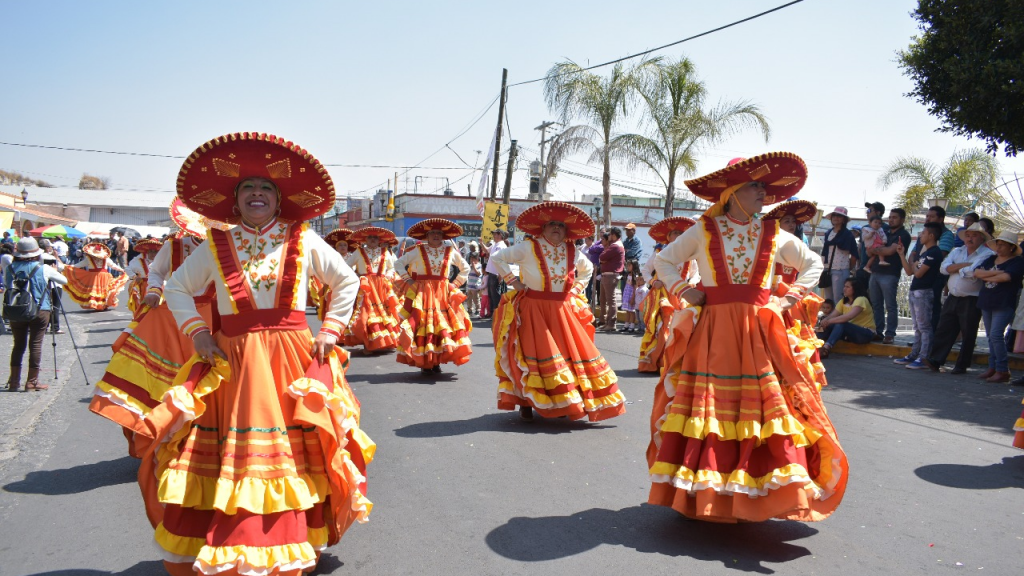 Natívitas arranca carnaval con magno desfile