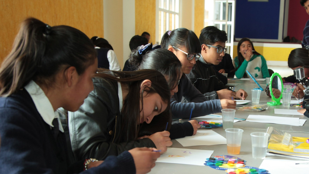 Programa conect-arte a 200 niños de Cuaxomulco