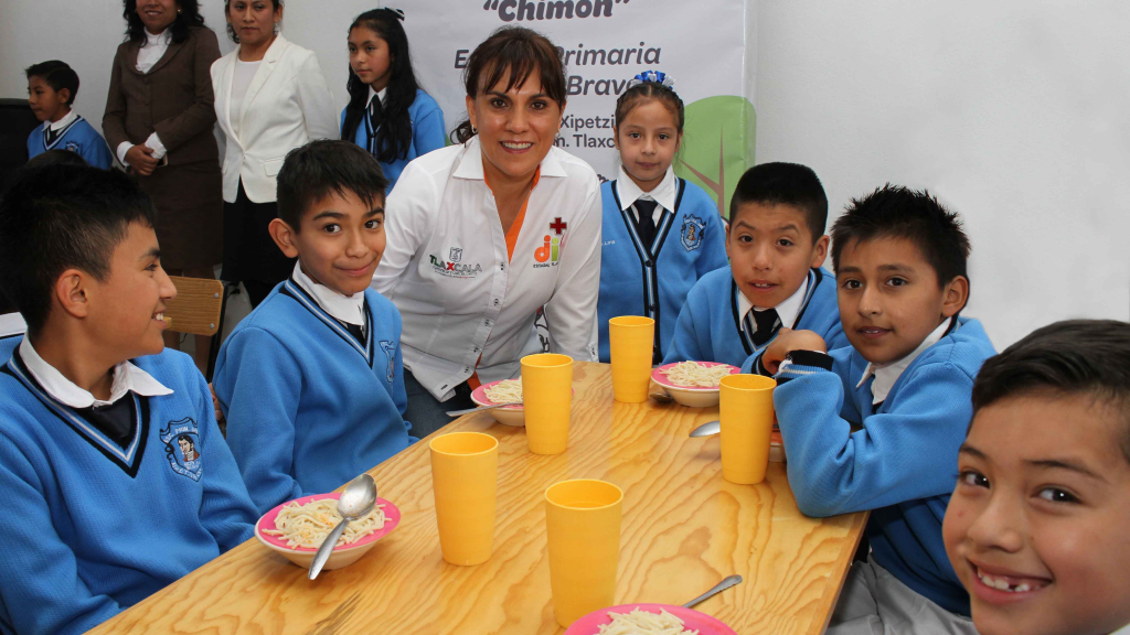 Inaugura Chávez desayunador escolar en Hueyotlipan