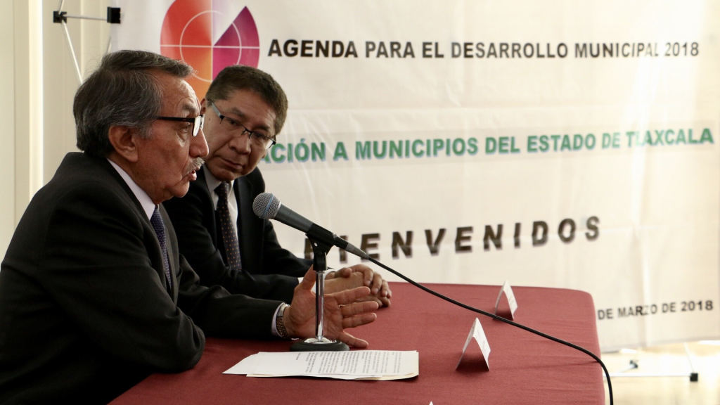 Capacitan Segob e Inafed a los 60 municipios del estado