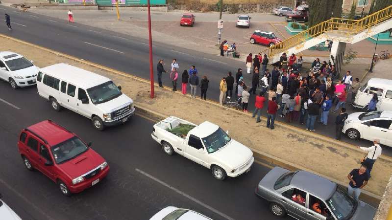 Para exigir apoyo a escuela bloquean Vía Corta en La Magdalena