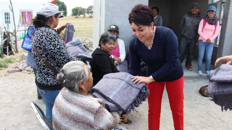 Entrega apoyos Huamantla a familias en de vulnerabilidad