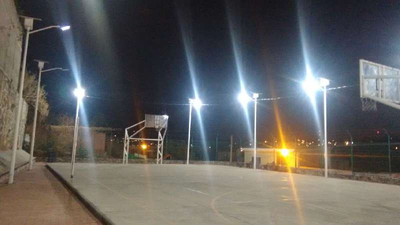Rehabilitan alumbrado público en el Deportivo de San Isidro