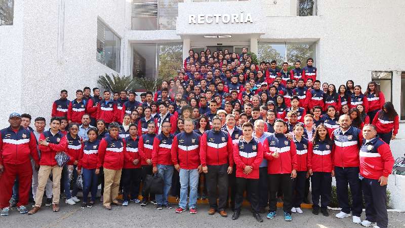 Entregaron uniformes deportivos a delegación de la UAT