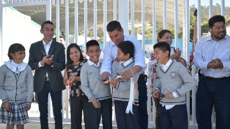 Entrega Oscar Murias rehabilitación  en  primaria