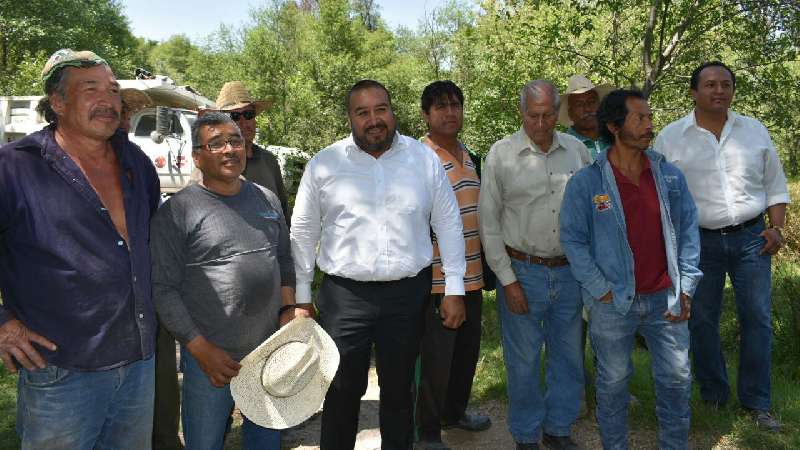 Realizan trabajos en impulso al sector agrícola de Xicohtzinco