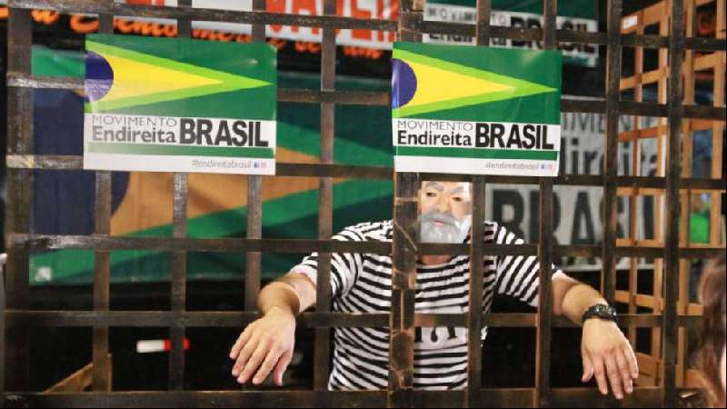 Ejército se une a presión a jueces para que Lula vaya a prisión