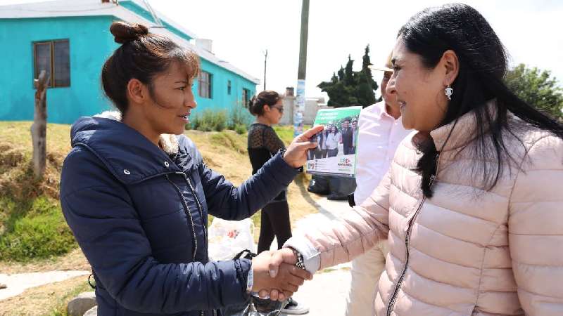 Llevar 300 iniciativas al senado plantea Anabel