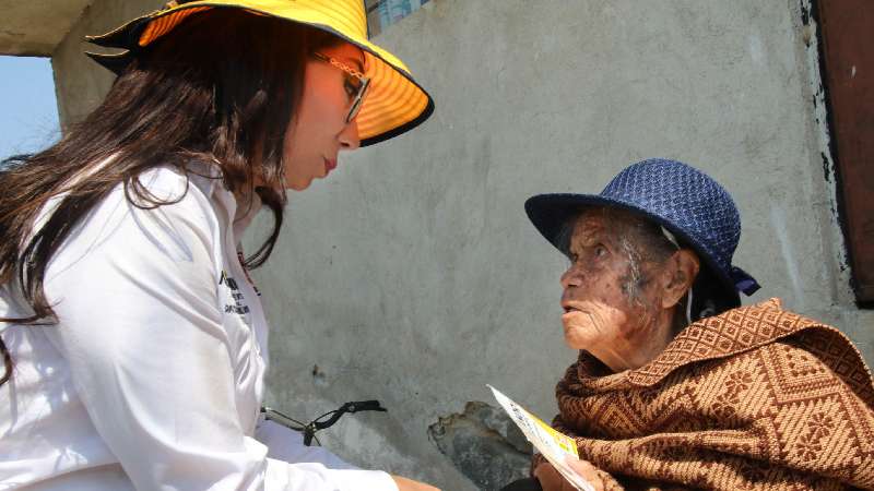 Compromiso con mujeres, prioridad de Alejandra Ramírez