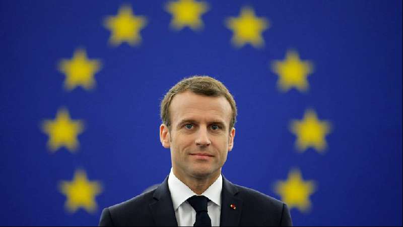 Macron defiende “la autoridad de la democracia”
