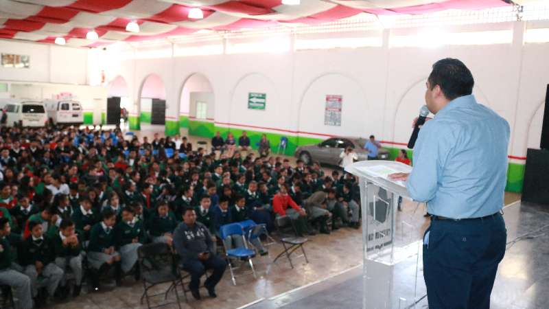 Estudiantes de Chiautempan disfrutaron la Obra de Teatro