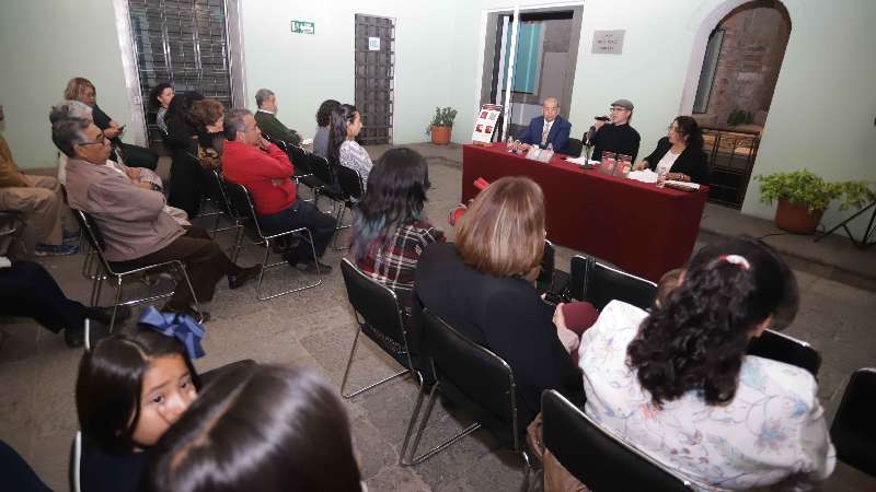 Conmemoran Día del Libro con presentación de audio cuentos