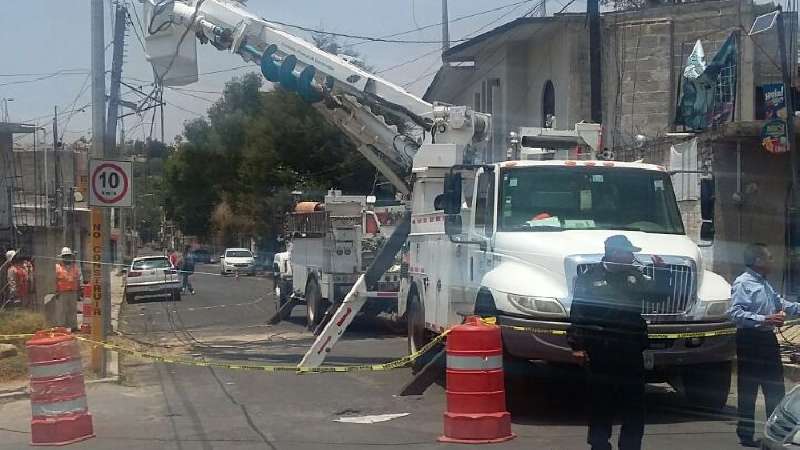 Trabajos de CFE en Ixtulco provocan carga vehicular