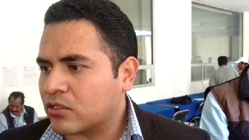 Reclaman a edil dejar ayuntamiento por irse con candidato