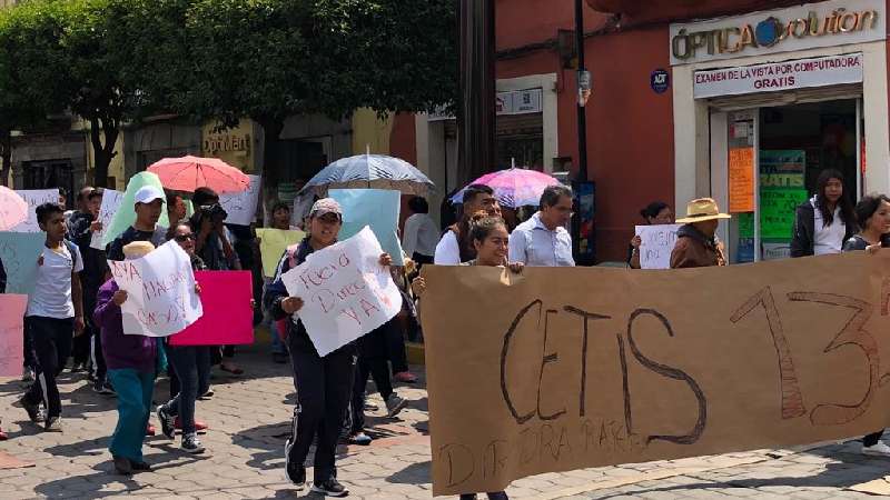 Exigen salida de directora de Ctis 132 de Chiautempan