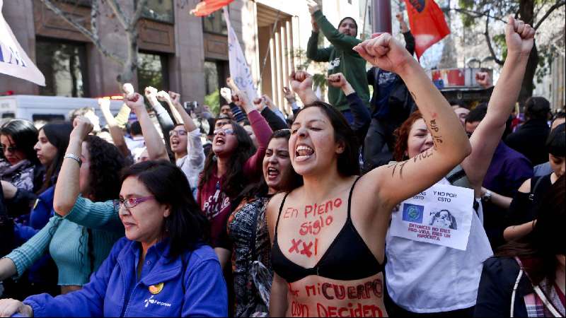 Una violación en grupo conmociona Chile