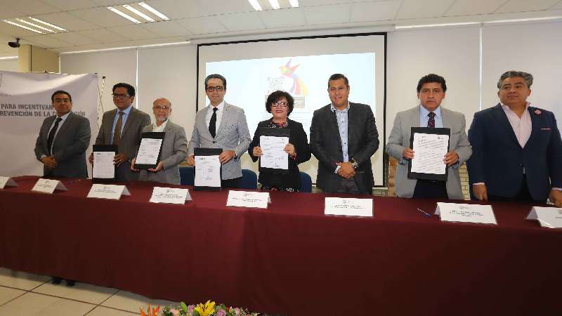 Firman universidades y contraloría