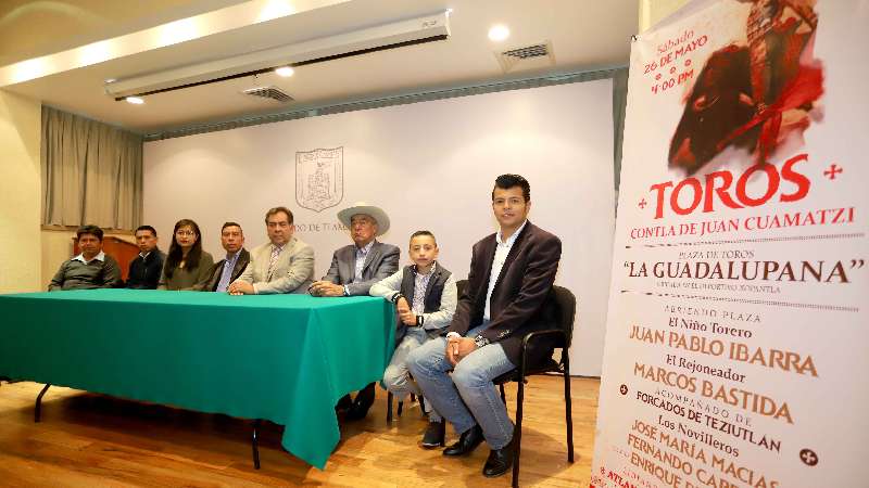 Presentan novillada de la feria de Contla