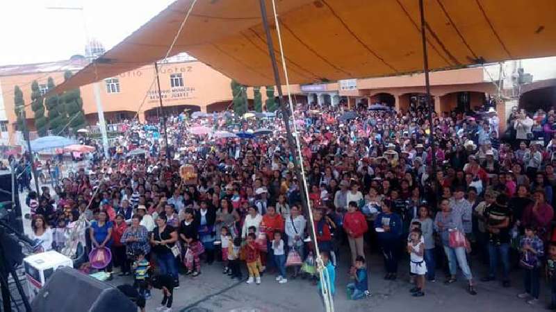 Como madres de familia reconocen a mujeres en Tequexquitla