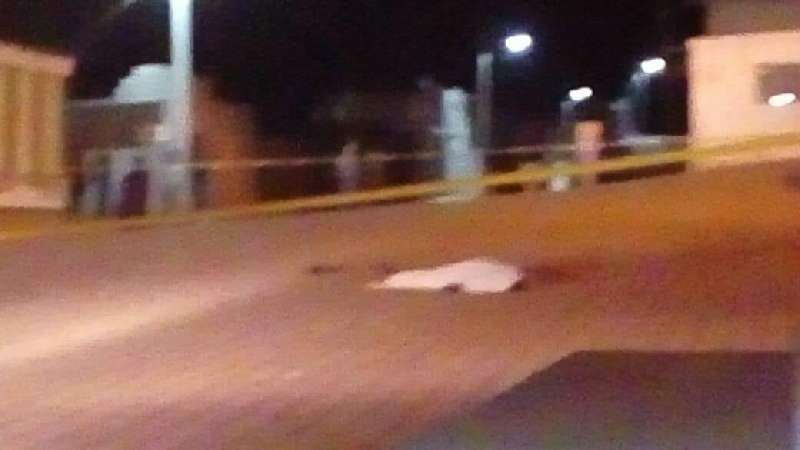 Hombre muere y queda tendido en calles de Huamantla