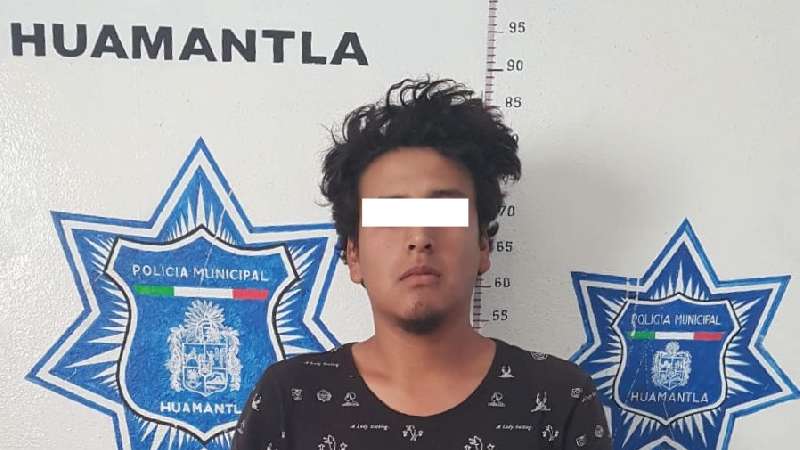 Detienen a joven señalado de robo de taxi