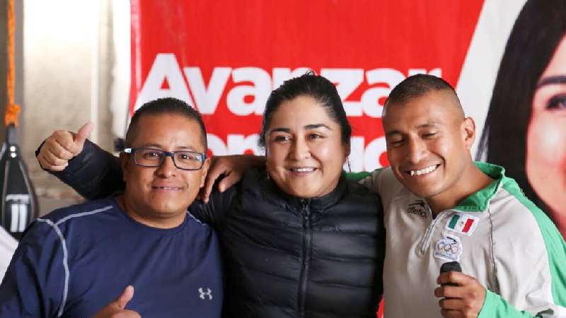Anabel Alvarado se compromete con campeones mundiales y olímpicos