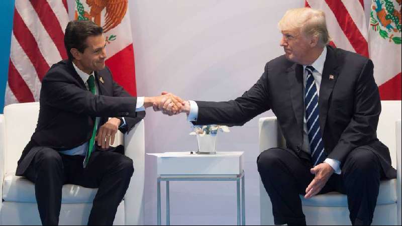 Peña Nieto le dice a Trump que México no pagará por el muro
