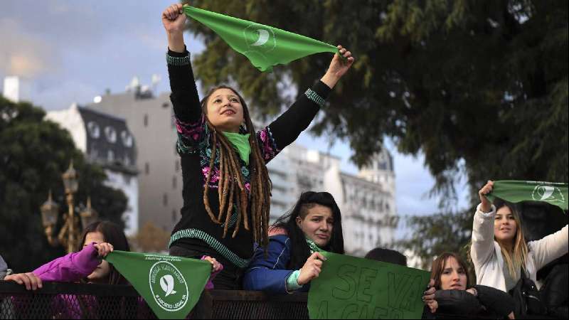 Diputados de argentina aprueba la legalización del aborto