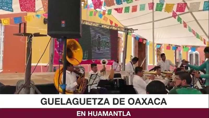 Presentan la Guelaguetza en Huamantla