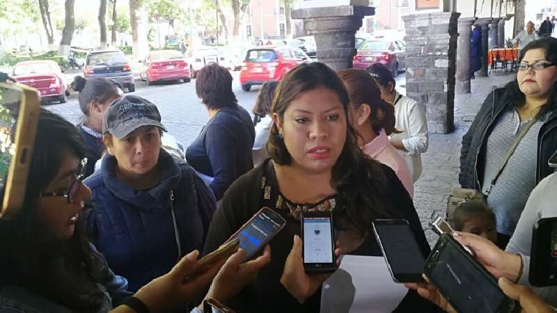 Exigen a gobierno destitución de docente