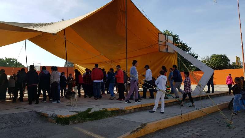 Largas filas para votar en el sur