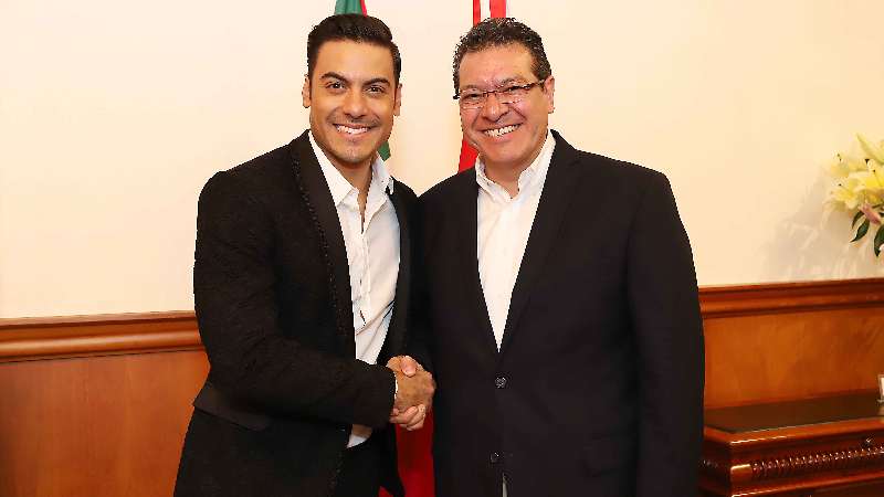 Carlos Rivera filma en Tlaxcala y se reúne con Marco Mena