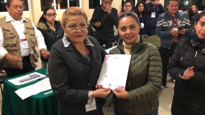 Entrega ITE Constancia a Mayra Vázquez como diputada local electa