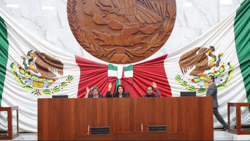 Aprueba comisión permanente reestructuración