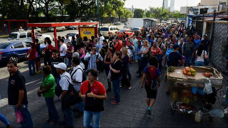 Caracas, el Metro que funciona gratis porque no hay cómo cobrarlo