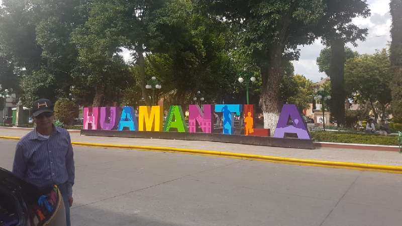 Los asaltan a punta de pistola al salir de banco en Huamantla