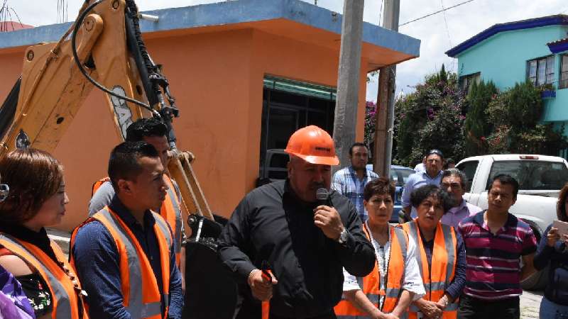 Inicia pavimentación de adoquín en Xicohtzinco