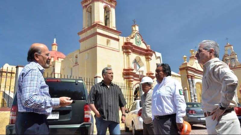 Supervisan avances de rehabilitación en iglesias dañadas