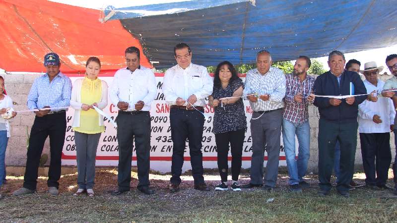 Entrega Presidente de Huamantla ampliación de red de agua potable